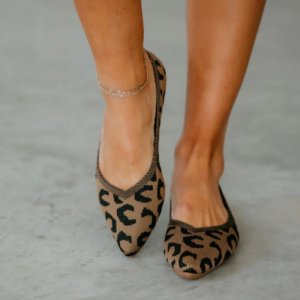 Leopard Print Flats Size 10 Khaki Black Slip On Pointed Toe Lightweight NEW - Picture 2 of 8